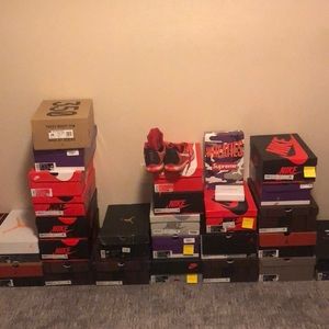 JORDANS, NIKE DUNKS, YEEZYS, SUPREME, ETC